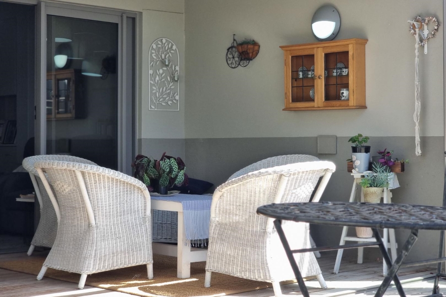2 Bedroom Property for Sale in Plattekloof Western Cape